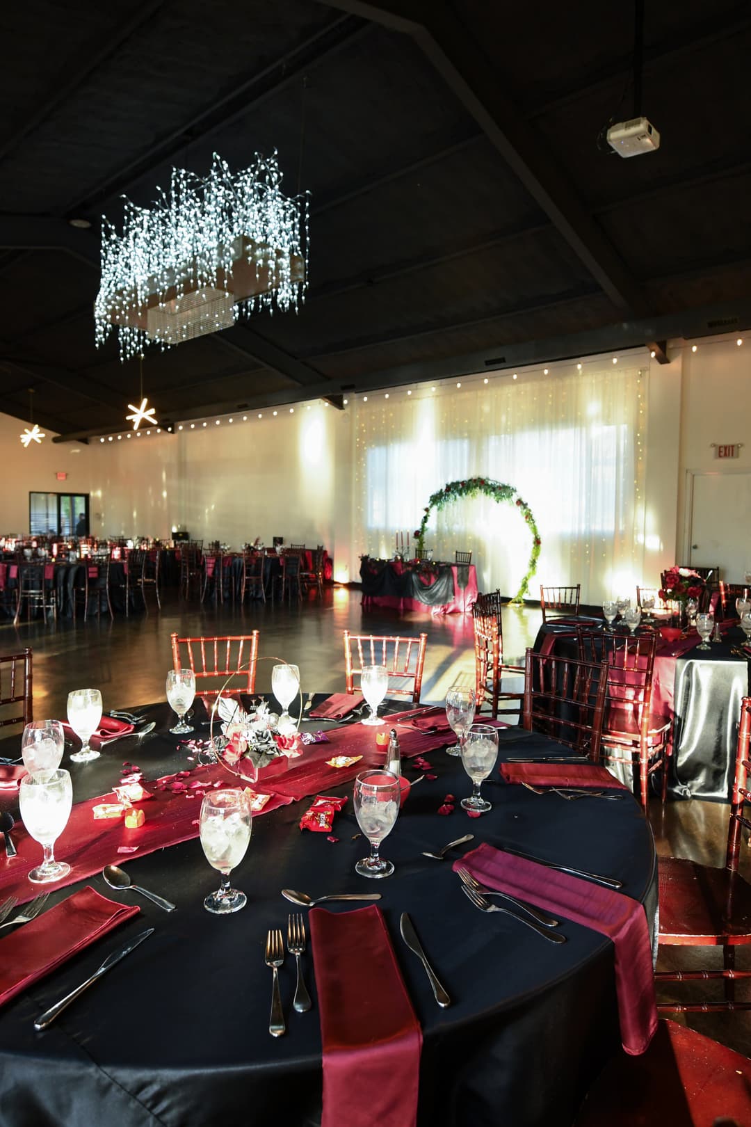 Glimmering Oaks Reception Hall